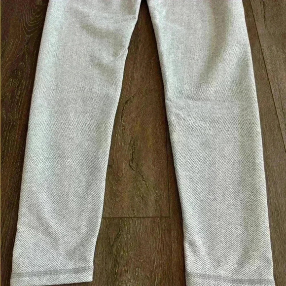 Kyodan Outdoor pants.  Women’s size medium. Grey and white in color. - Picture 8 of 10